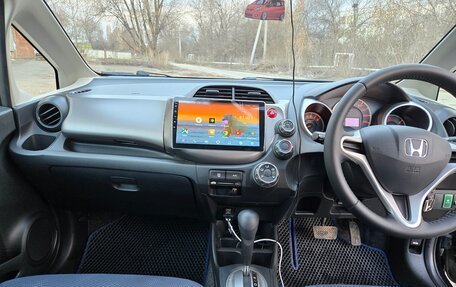 Honda Fit III, 2010 год, 790 000 рублей, 17 фотография