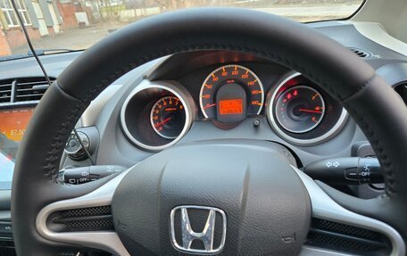 Honda Fit III, 2010 год, 790 000 рублей, 16 фотография