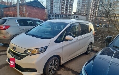Honda Freed II, 2022 год, 2 370 000 рублей, 3 фотография