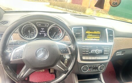 Mercedes-Benz M-Класс, 2012 год, 2 700 000 рублей, 10 фотография