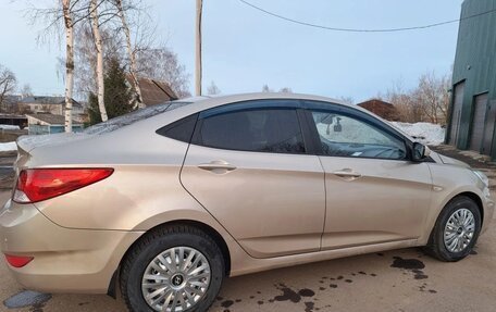 Hyundai Solaris II рестайлинг, 2011 год, 810 000 рублей, 3 фотография