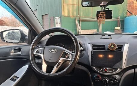 Hyundai Solaris II рестайлинг, 2011 год, 810 000 рублей, 6 фотография