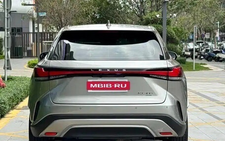 Lexus RX IV рестайлинг, 2025 год, 7 000 000 рублей, 5 фотография