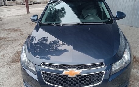 Chevrolet Cruze II, 2010 год, 570 000 рублей, 3 фотография