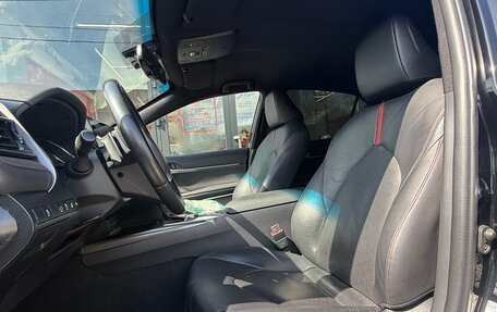 Toyota Camry, 2021 год, 3 390 000 рублей, 5 фотография