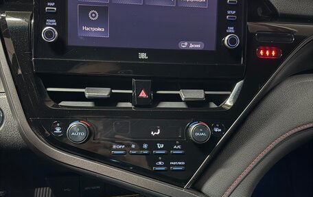 Toyota Camry, 2021 год, 3 390 000 рублей, 8 фотография