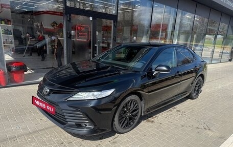 Toyota Camry, 2021 год, 3 390 000 рублей, 2 фотография