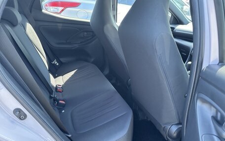 Toyota Yaris, 2020 год, 1 390 000 рублей, 8 фотография