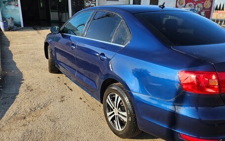 Volkswagen Jetta VI, 2011 год, 750 000 рублей, 2 фотография