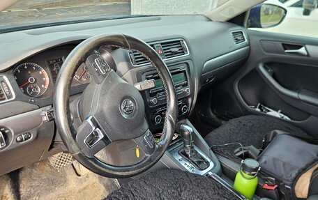 Volkswagen Jetta VI, 2011 год, 750 000 рублей, 4 фотография