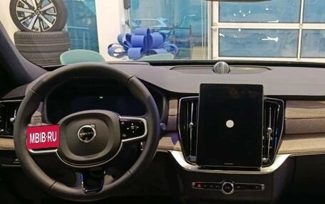 Volvo XC90 II рестайлинг, 2025 год, 11 000 000 рублей, 7 фотография