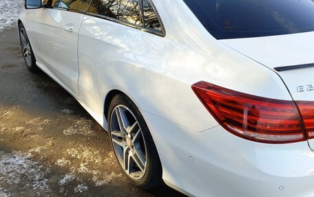 Mercedes-Benz E-Класс, 2015 год, 1 950 000 рублей, 2 фотография