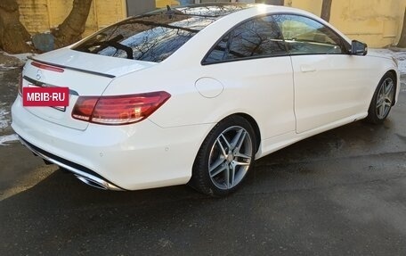 Mercedes-Benz E-Класс, 2015 год, 1 950 000 рублей, 4 фотография