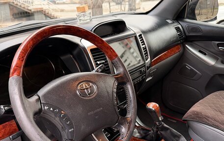 Toyota Land Cruiser Prado 120 рестайлинг, 2006 год, 1 700 000 рублей, 12 фотография