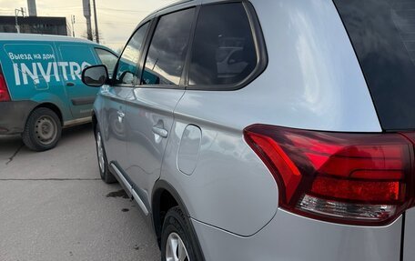 Mitsubishi Outlander III рестайлинг 3, 2016 год, 1 320 000 рублей, 4 фотография