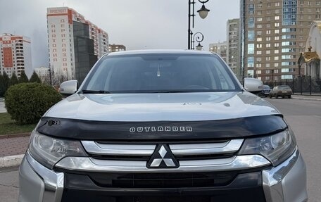 Mitsubishi Outlander III рестайлинг 3, 2016 год, 1 320 000 рублей, 2 фотография