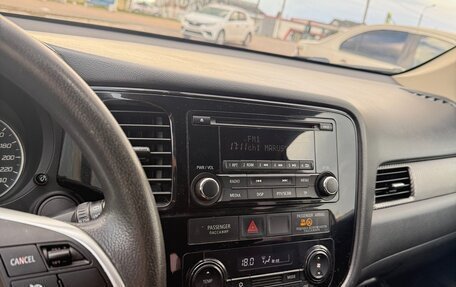 Mitsubishi Outlander III рестайлинг 3, 2016 год, 1 320 000 рублей, 9 фотография