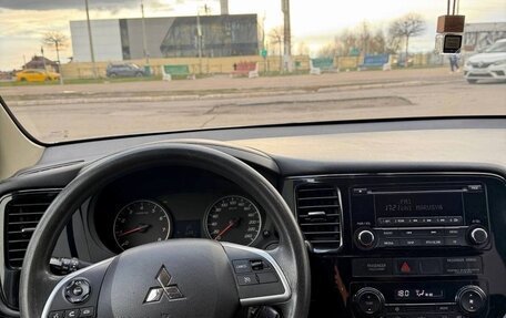 Mitsubishi Outlander III рестайлинг 3, 2016 год, 1 320 000 рублей, 8 фотография