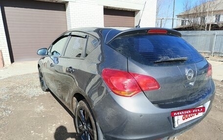 Opel Astra J, 2011 год, 499 000 рублей, 3 фотография