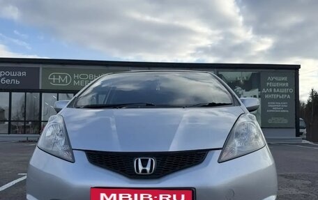 Honda Fit III, 2010 год, 700 000 рублей, 7 фотография