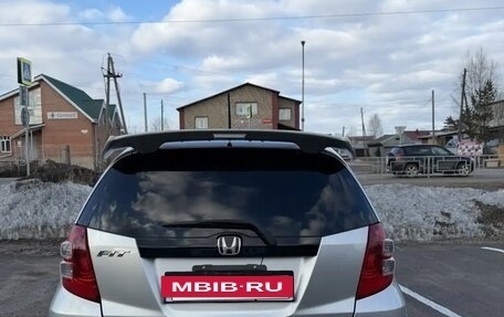 Honda Fit III, 2010 год, 700 000 рублей, 6 фотография