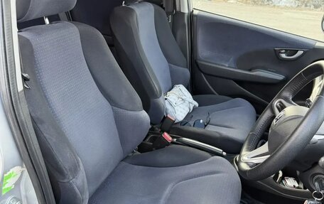 Honda Fit III, 2010 год, 700 000 рублей, 16 фотография