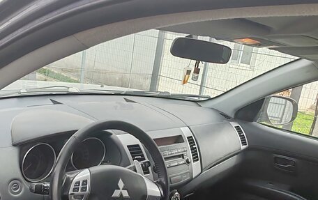 Mitsubishi Outlander III рестайлинг 3, 2010 год, 1 000 000 рублей, 4 фотография