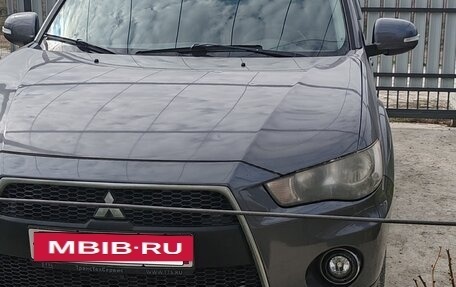 Mitsubishi Outlander III рестайлинг 3, 2010 год, 1 000 000 рублей, 2 фотография