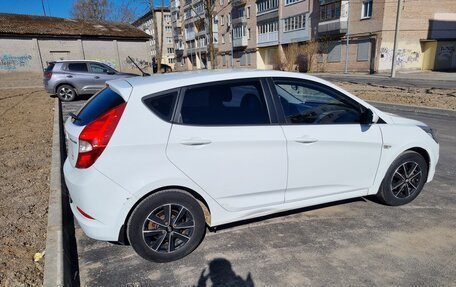 Hyundai Solaris II рестайлинг, 2014 год, 725 000 рублей, 3 фотография