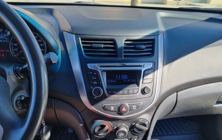 Hyundai Solaris II рестайлинг, 2014 год, 725 000 рублей, 16 фотография