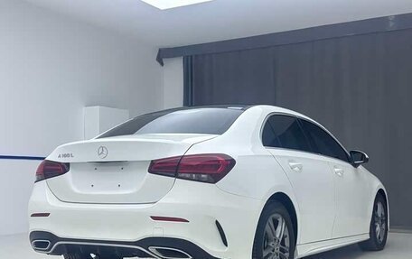 Mercedes-Benz A-Класс, 2023 год, 2 100 000 рублей, 4 фотография