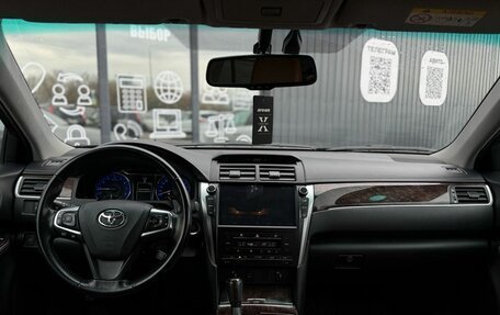 Toyota Camry, 2017 год, 2 280 000 рублей, 8 фотография