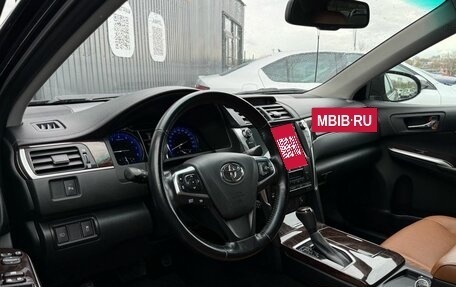 Toyota Camry, 2017 год, 2 280 000 рублей, 5 фотография