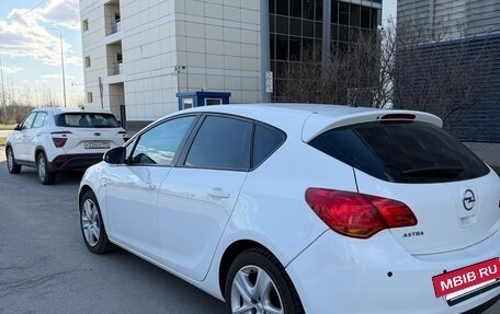Opel Astra J, 2011 год, 700 000 рублей, 3 фотография