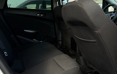 Opel Astra J, 2011 год, 700 000 рублей, 11 фотография