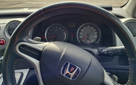 Honda Stream II, 2010 год, 1 350 000 рублей, 5 фотография