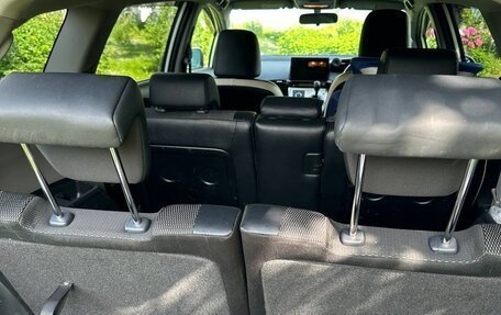 Toyota Wish II, 2015 год, 1 450 000 рублей, 13 фотография