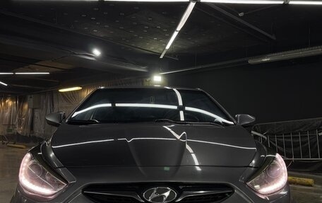 Hyundai Solaris II рестайлинг, 2014 год, 800 000 рублей, 2 фотография