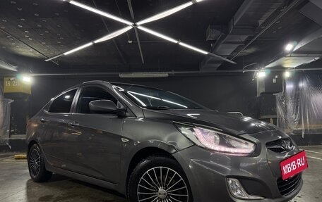 Hyundai Solaris II рестайлинг, 2014 год, 800 000 рублей, 3 фотография