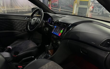 Hyundai Solaris II рестайлинг, 2014 год, 800 000 рублей, 12 фотография