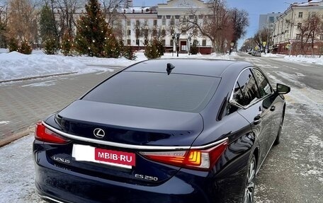Lexus ES VII, 2019 год, 4 300 000 рублей, 5 фотография