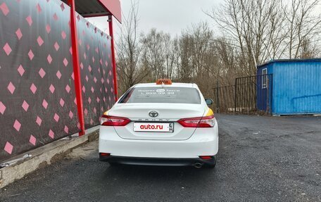 Toyota Camry, 2020 год, 1 879 000 рублей, 3 фотография