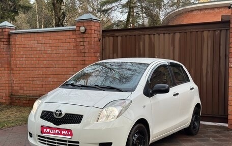 Toyota Yaris III рестайлинг, 2008 год, 430 000 рублей, 1 фотография