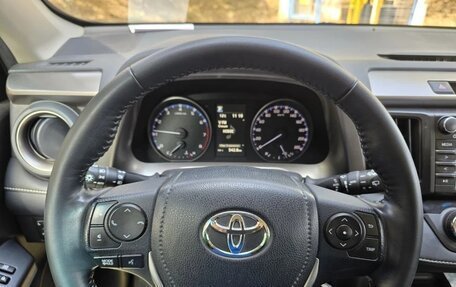 Toyota RAV4, 2017 год, 1 890 000 рублей, 4 фотография