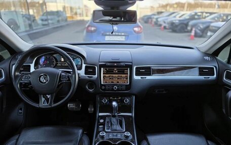 Volkswagen Touareg III, 2013 год, 1 988 000 рублей, 10 фотография