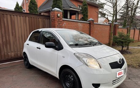 Toyota Yaris III рестайлинг, 2008 год, 430 000 рублей, 4 фотография