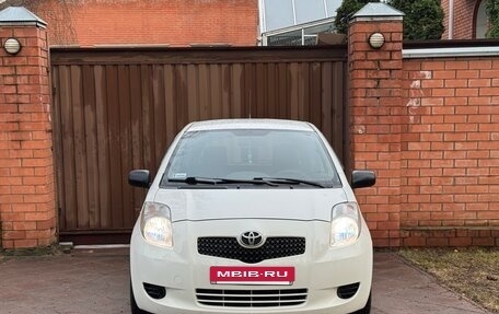 Toyota Yaris III рестайлинг, 2008 год, 430 000 рублей, 2 фотография