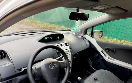 Toyota Yaris III рестайлинг, 2008 год, 430 000 рублей, 12 фотография