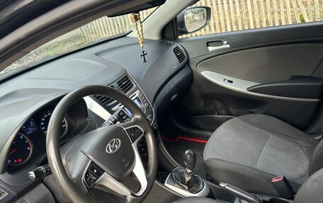 Hyundai Solaris II рестайлинг, 2011 год, 680 000 рублей, 13 фотография