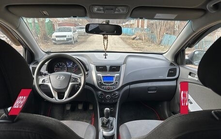 Hyundai Solaris II рестайлинг, 2011 год, 680 000 рублей, 12 фотография